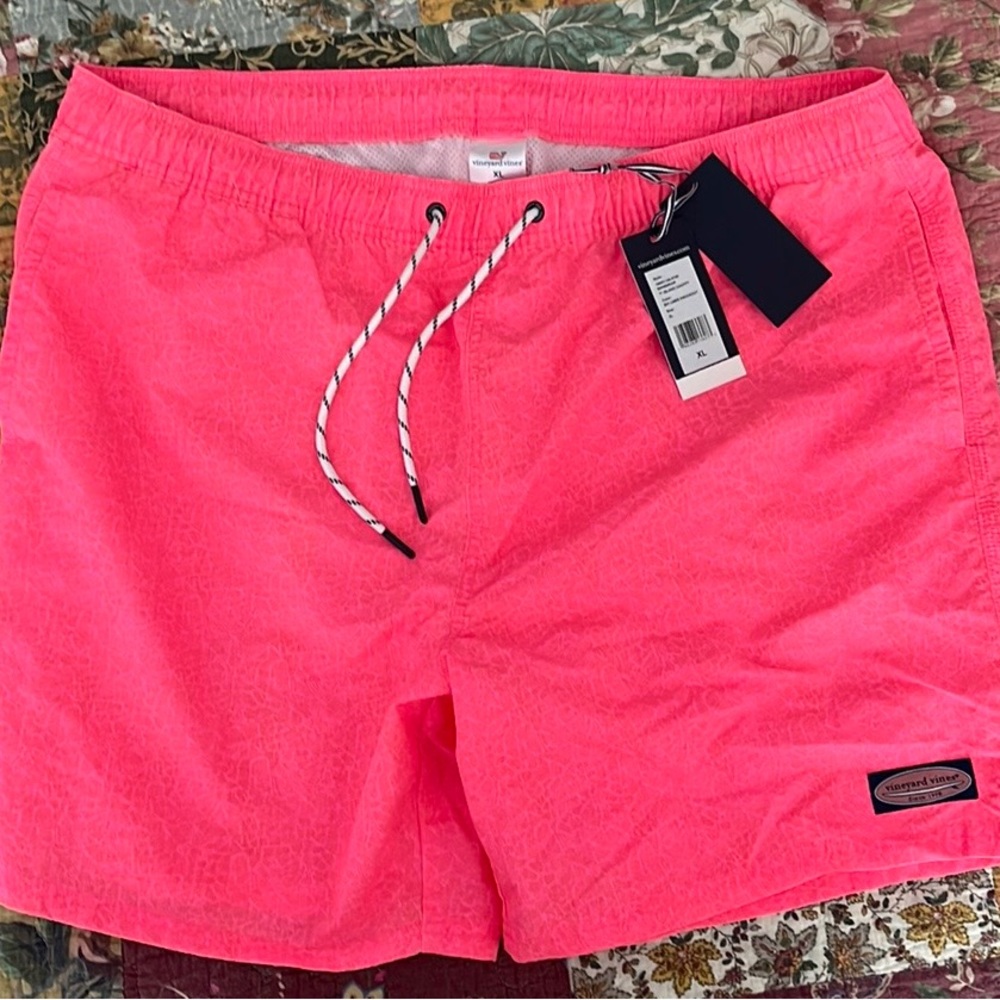 Vineyard Vines men’s  XL new with tags swim trunks.